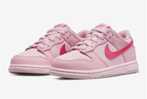 nike dunk low triple pink